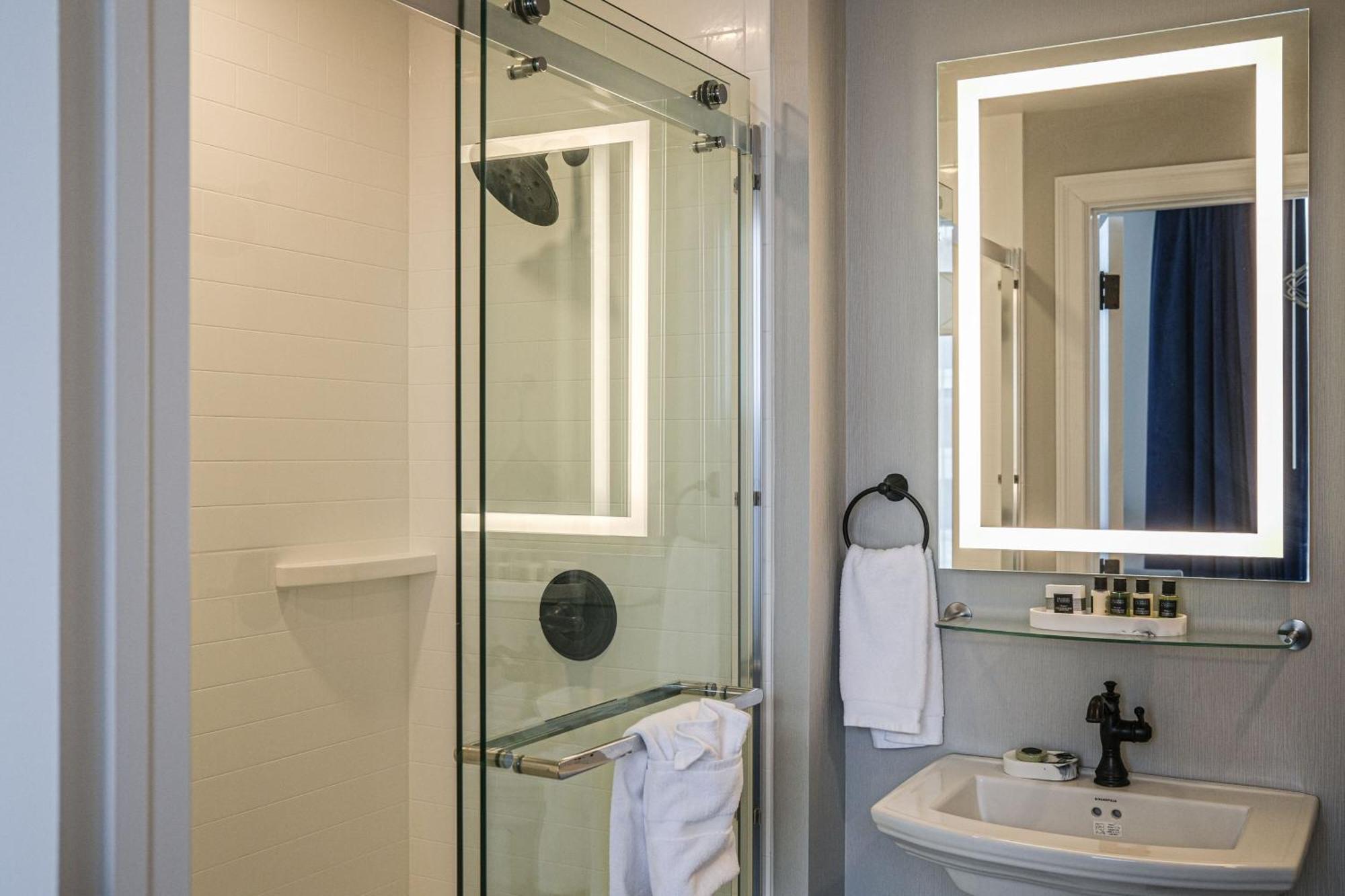 Blu-Tique, Akron, A Tribute Portfolio Hotel מראה חיצוני תמונה